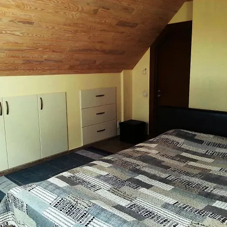 Appartement Chambre Legere Dans Une Maison Familiale *
